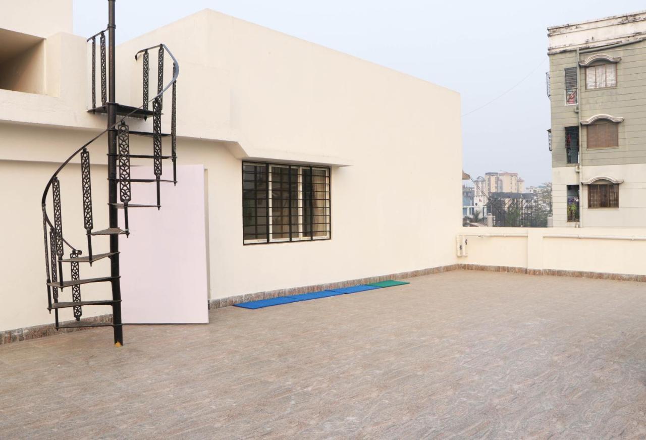 Radharani Apartment Kolkata Bagian luar foto